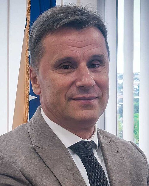 File:Novalic (cropped).jpg