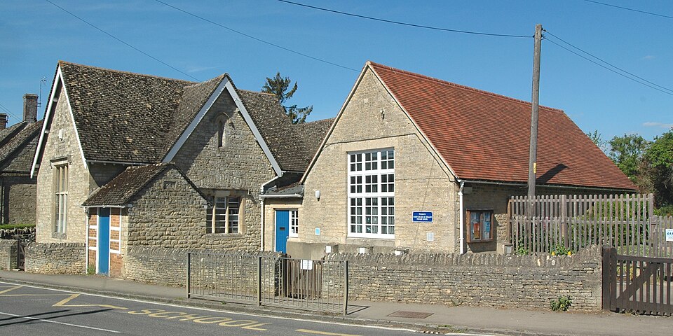 File:HaileyOxon CofESchool.JPG