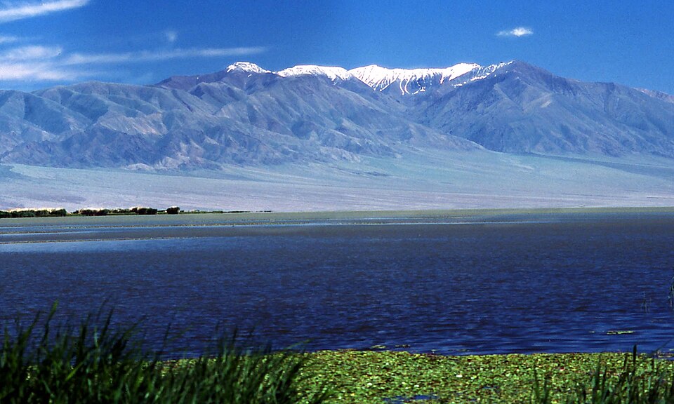 File:Jargalant Mountain2.JPG