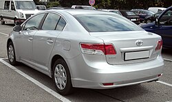 Saloon (pre-facelift)