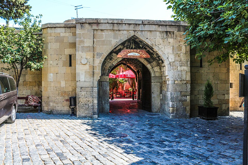 File:Multanı karvansarayı.jpg