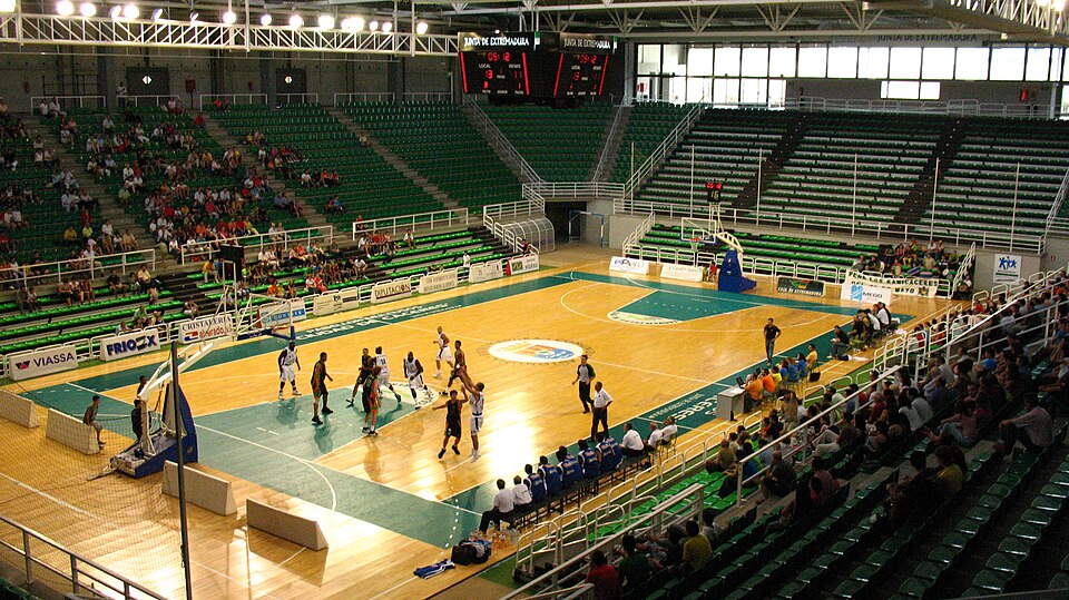 File:Multiusos Ciudad de Cáceres.JPG