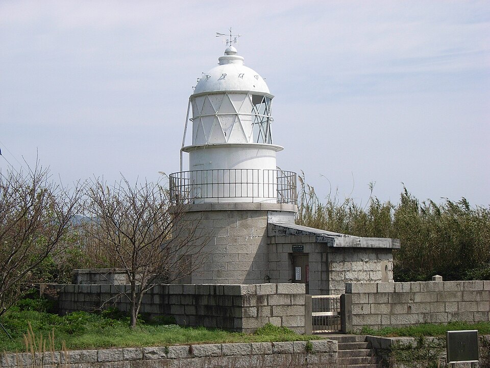 File:Mutsure Shima Light.jpg