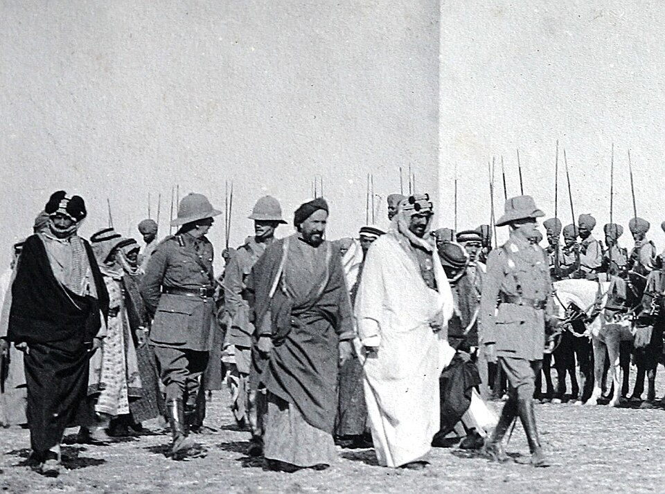 File:Shaikh Khaz'al Abdulaziz 1917.jpg