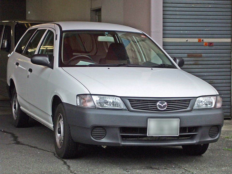File:Y11 Familia Van.jpg