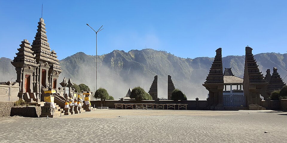 File:Bromo-s6-14-2a.jpg