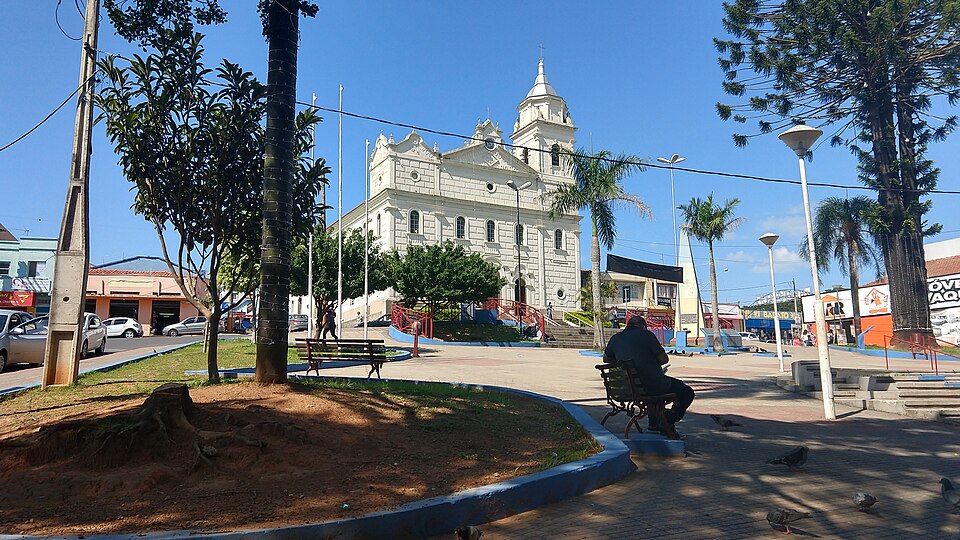 File:Igreja católica de Piedade São Paulo.jpg