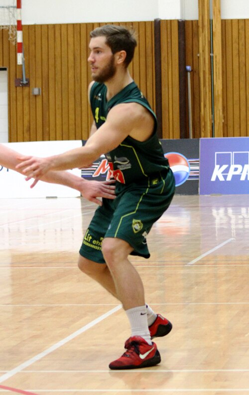 File:Keflavík vs Skallagrímur (16241526685) (cropped).jpg