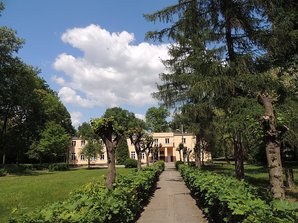 File:Park w Rudniku-002.JPG
