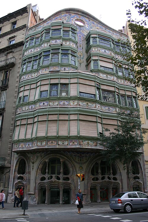 File:Salvador.Valeri.i.Pupurull.Casa Comalat.Back.Barcelona.JPG