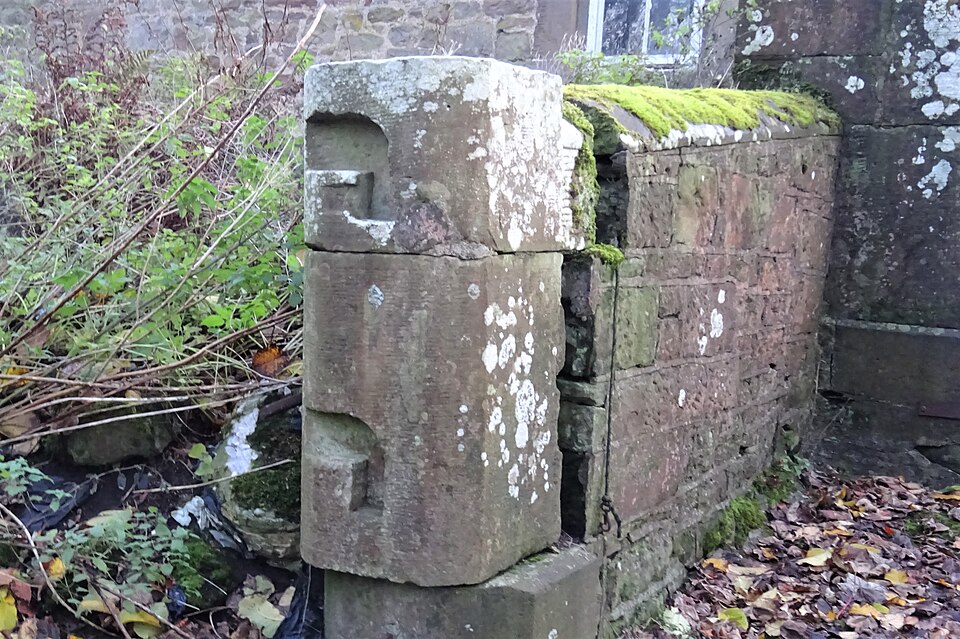 File:Slip gate, Hoddom Mains, Annan, Dumfriesshire.jpg