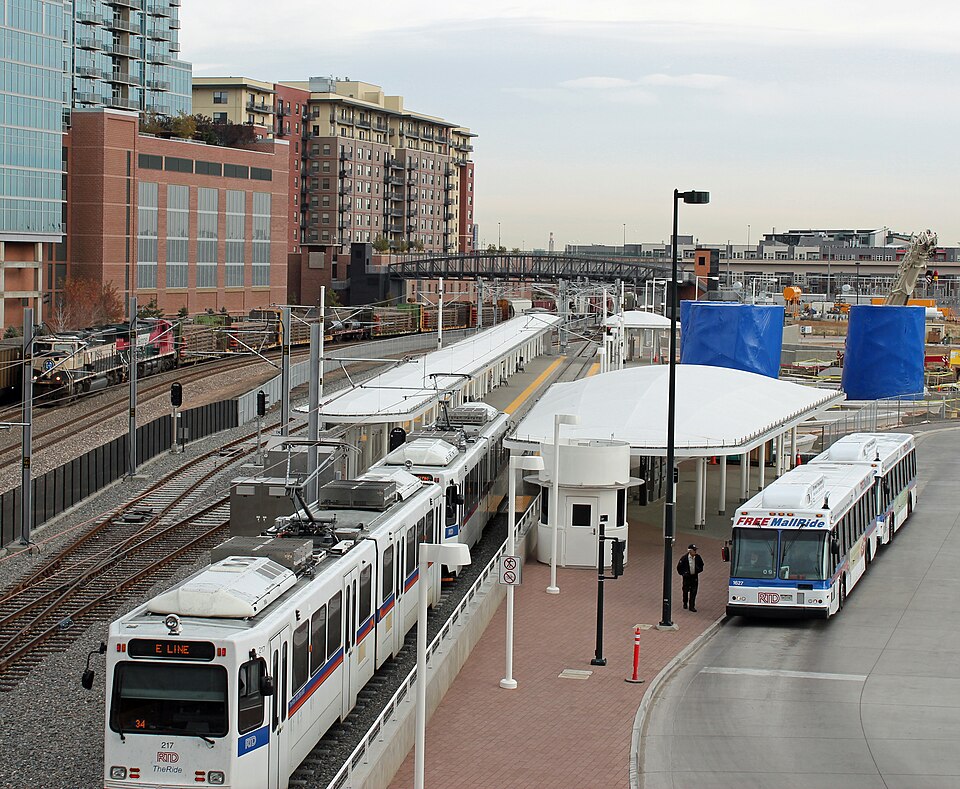 File:Denver Union Station Light Rail 2011.JPG