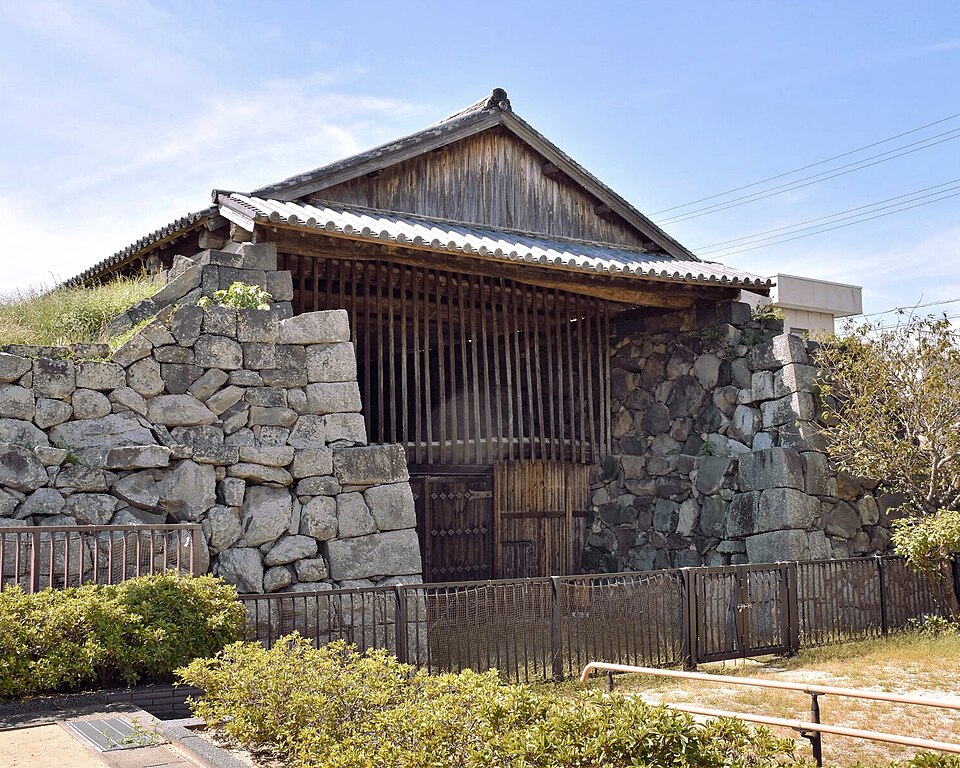 File:Hagi Domain Boat Shed.jpg