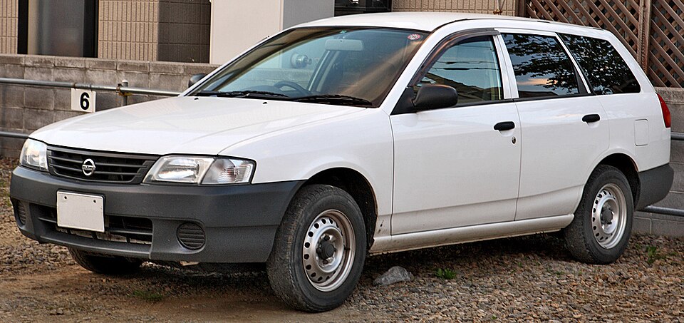 File:Nissan AD Van Y11 (front).JPG