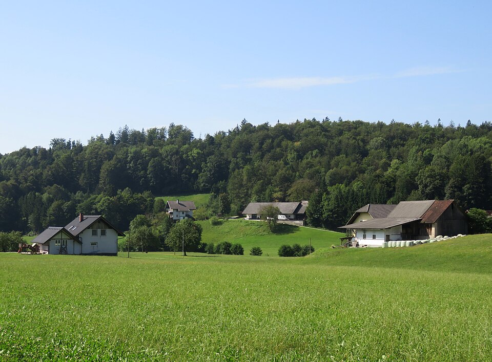 File:Novake Tržič Slovenia 1.jpg
