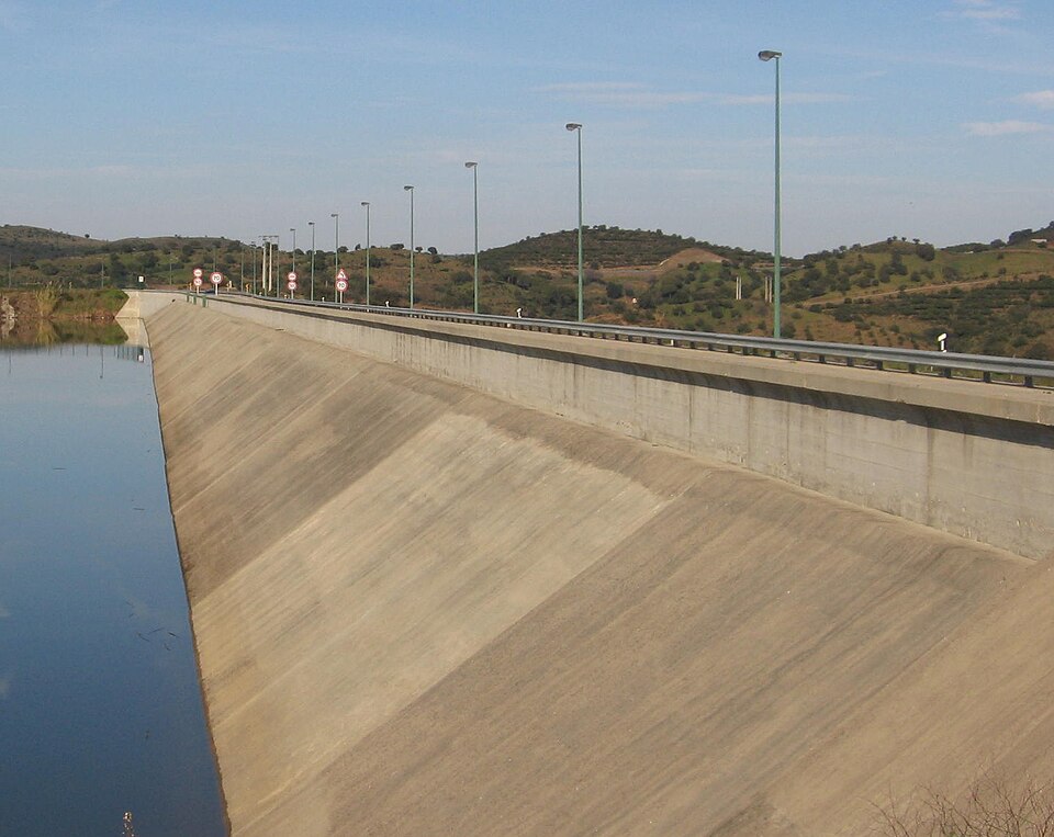 File:Odeleite Paramento montante.JPG
