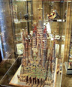 Model of the completed Temple. The Glory Façade is in the foreground.