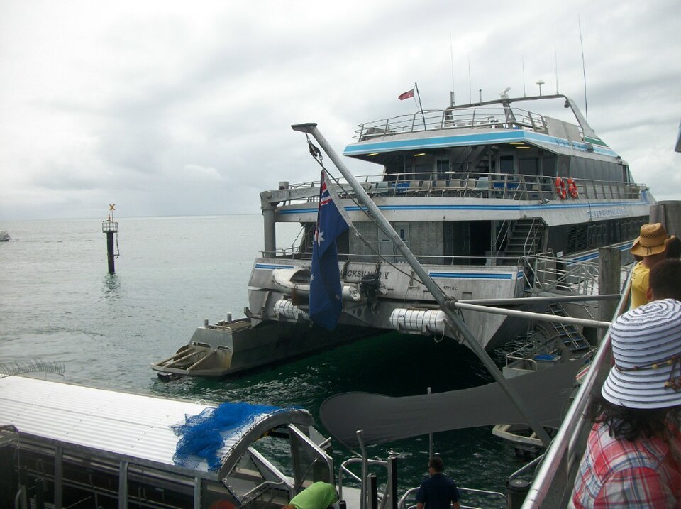 File:Great Barrier Reef Ferry.JPG