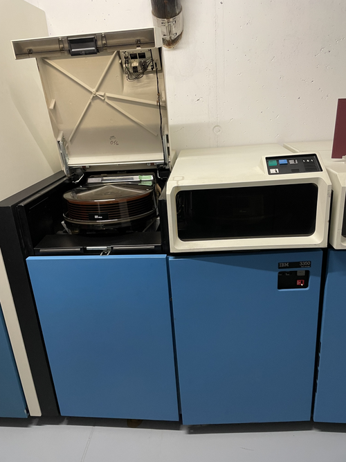 File:IBM 3350.png