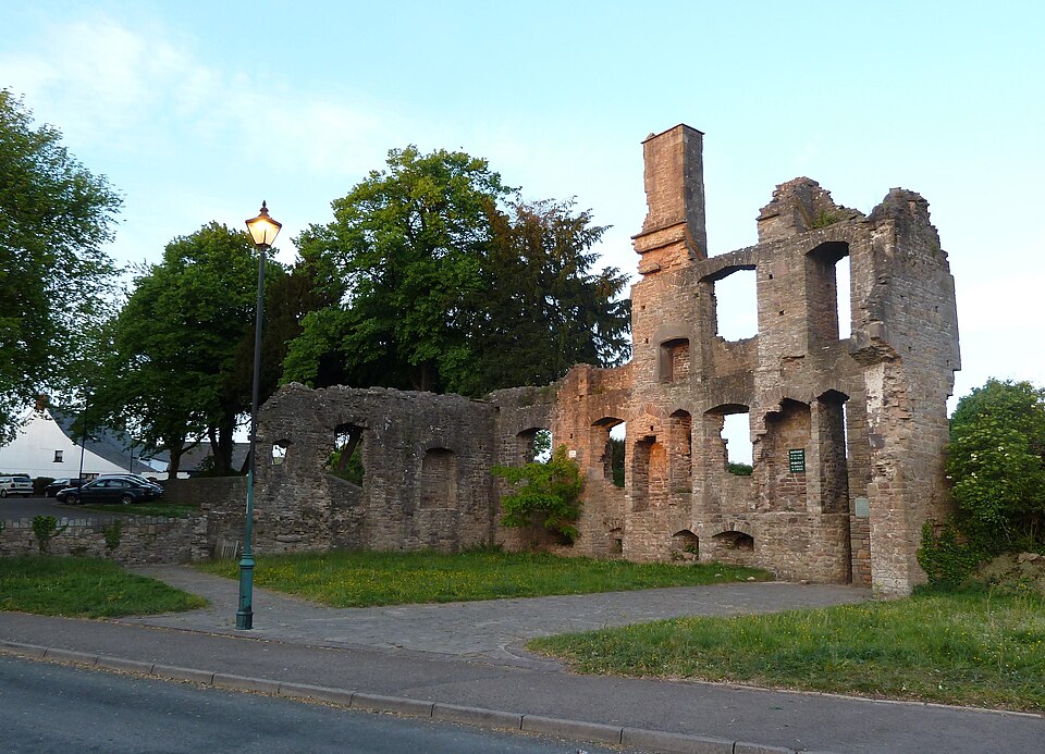 File:Procurator's House, Magor.jpg