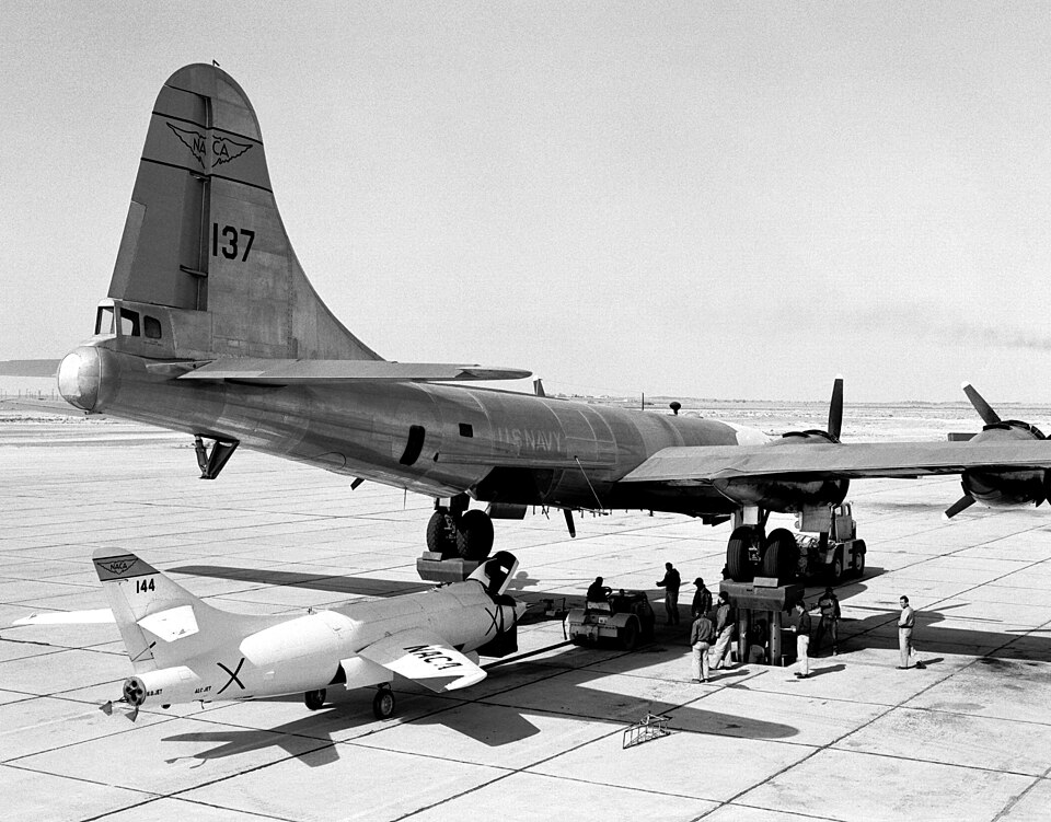 File:D-558-II-NASA-E-1013.jpg