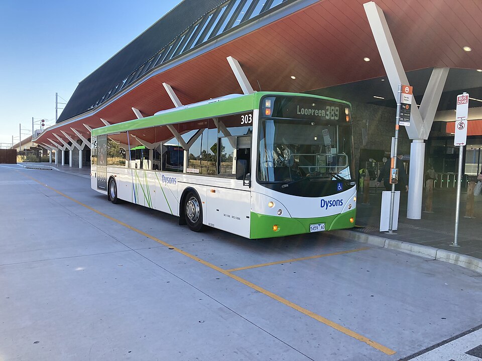 File:Dysons Bus 5459 AO December 2021.jpg