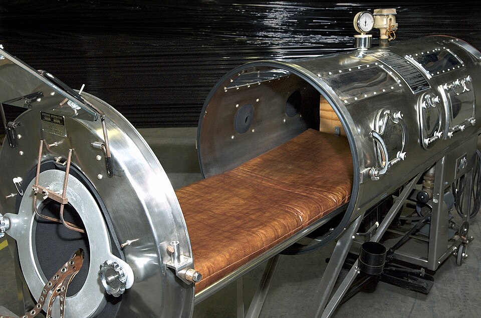 File:Iron lung CDC.jpg