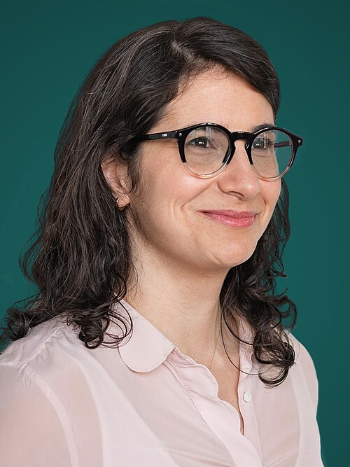 File:Meryam-Haddad-Officielle (cropped).jpg