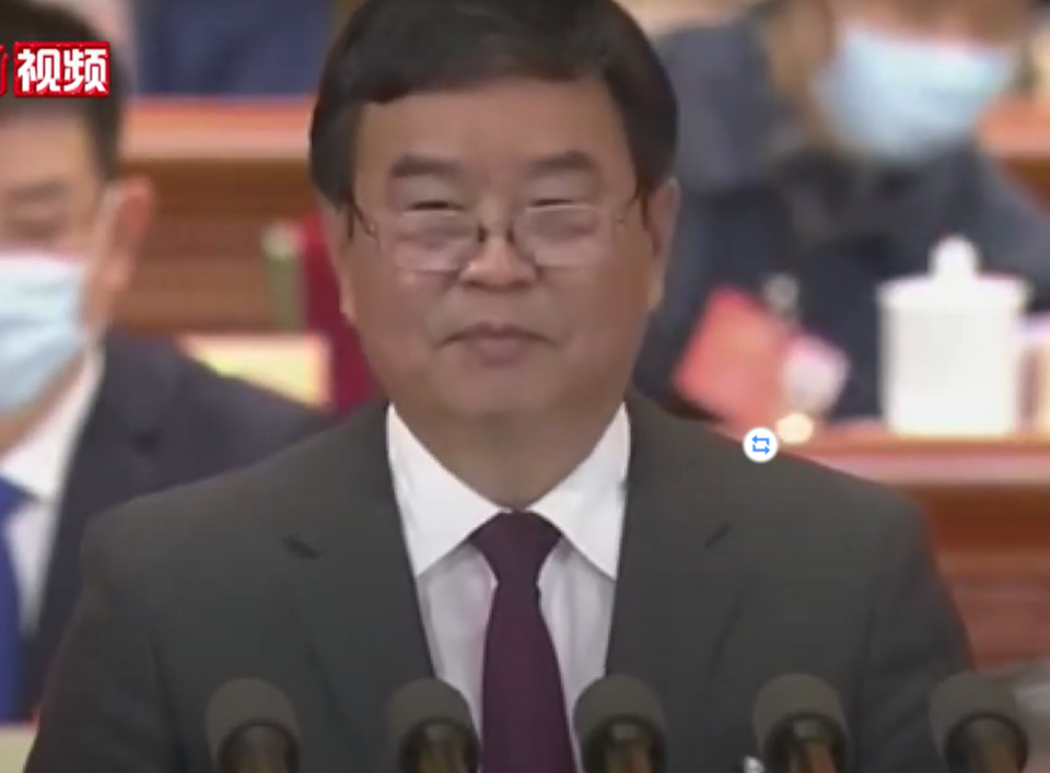 File:何报翔.png