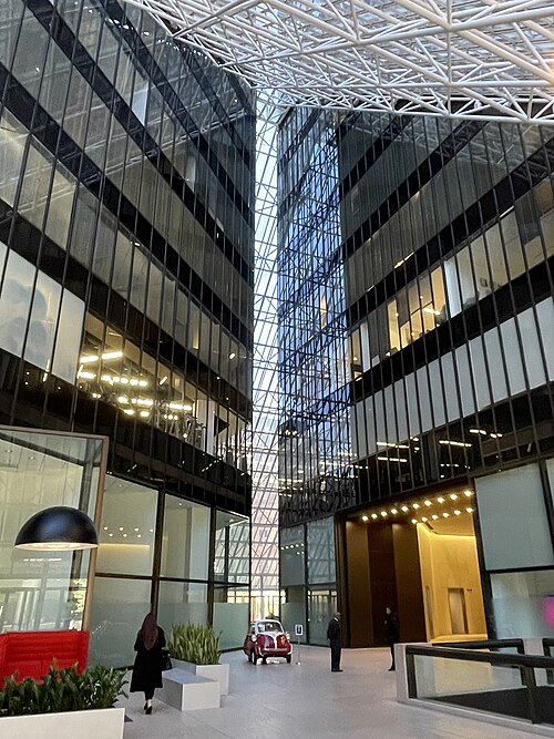 File:2024-0109-Pennzoil Place east lobby.jpg