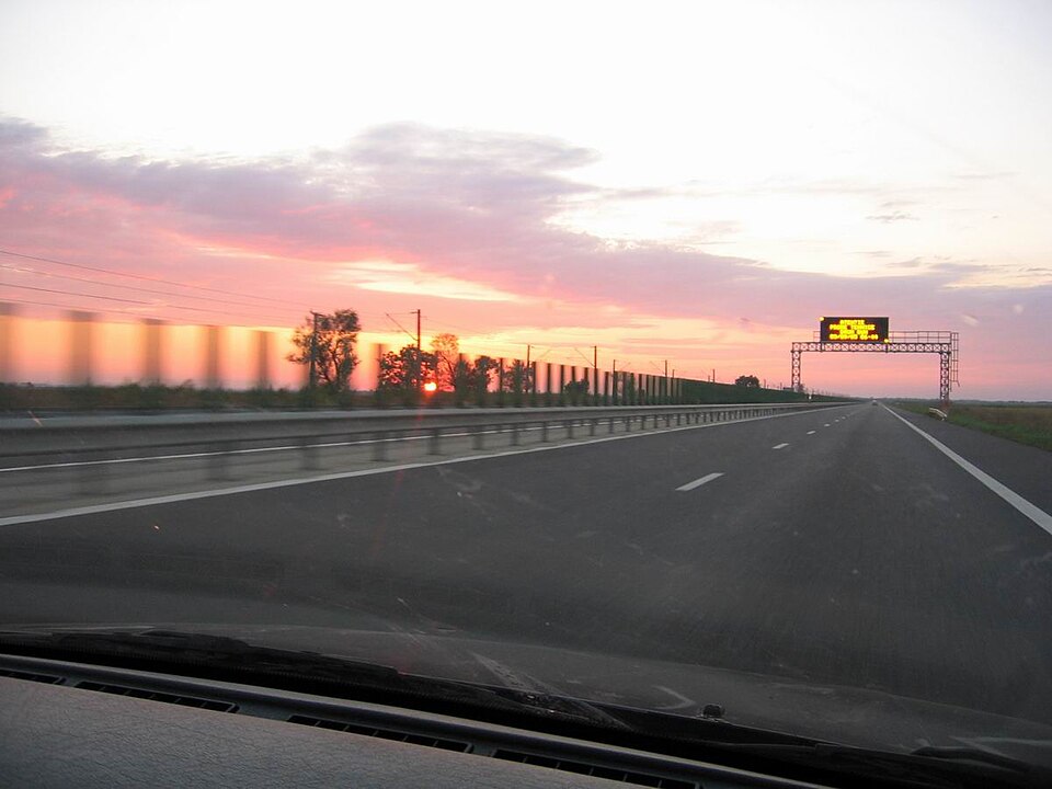 File:Autostrada Soarelui.jpg