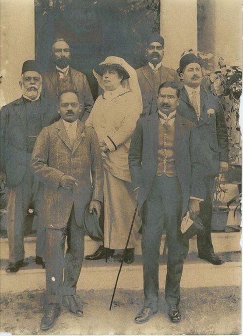 File:Nawab Ishak Khan and company.jpg