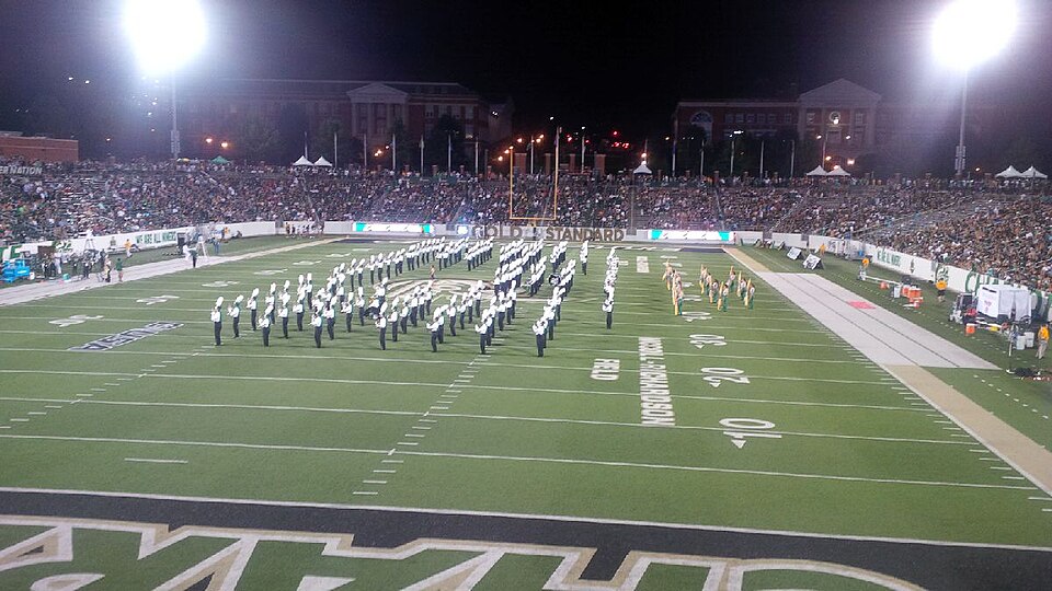 File:PNNMB 2019 Halftime Show.jpg