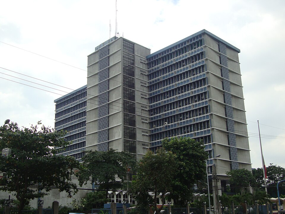 File:SSS (East Avenue, Diliman, Quezon City)(2010-08-26).jpg