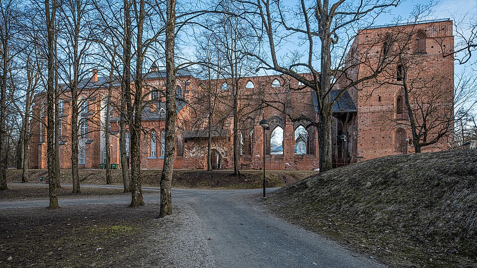 File:Tartu asv2022-04 img10 Toomkirik.jpg