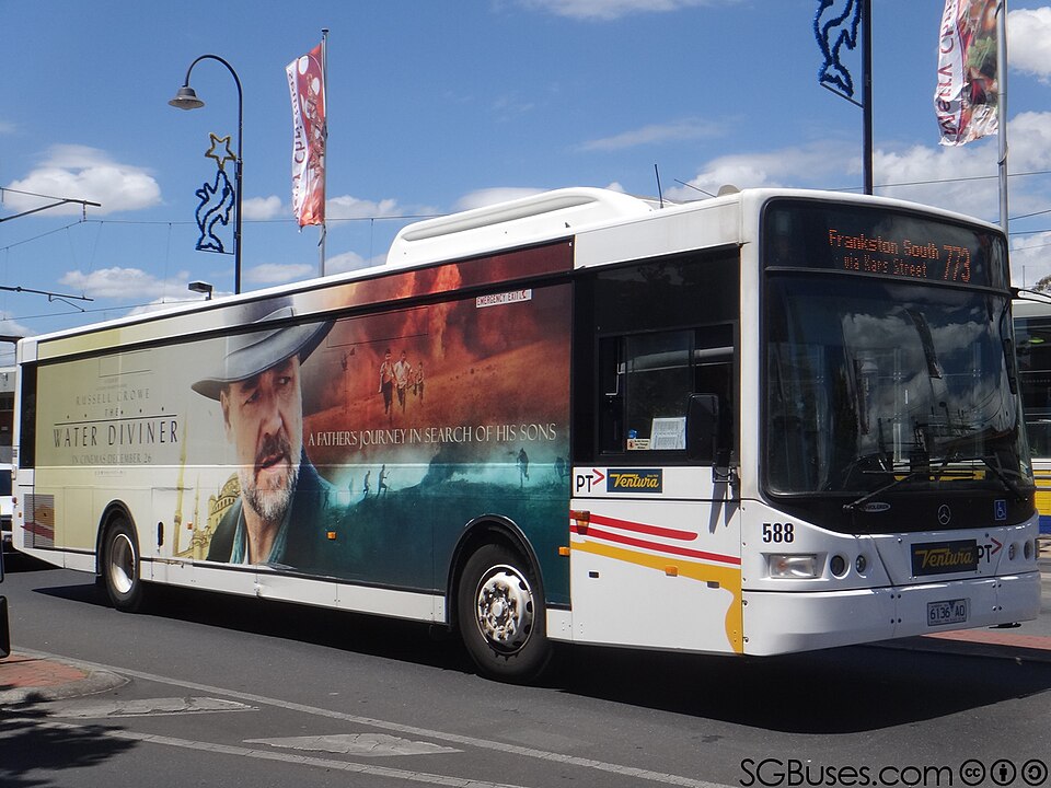 File:Ventura Bus Lines Route 773.jpg