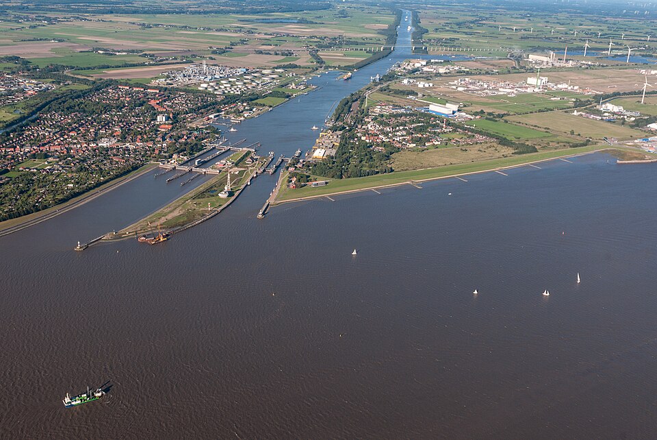 File:13-09-23-Fotoflug-Nordsee-RalfR-N3S 0008.jpg