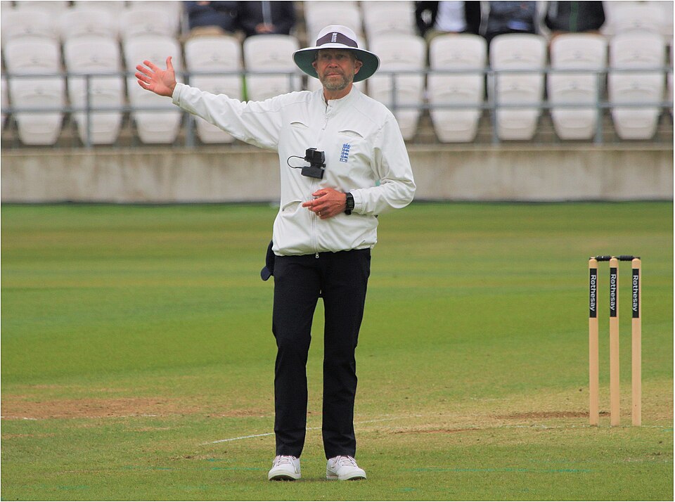 File:2 02 Another no ball.jpg