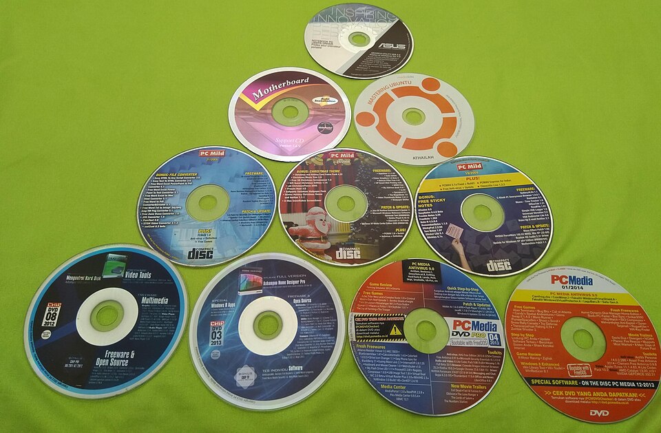 File:Covermount CDs and DVDs.jpg