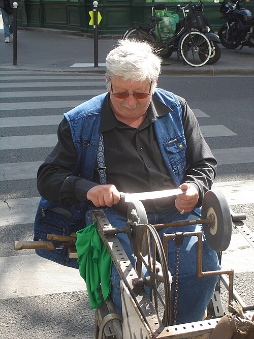 File:Knife grinder-1.JPG