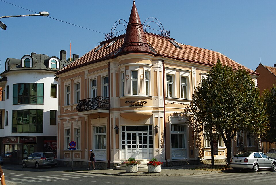 File:Loznica city museum.JPG