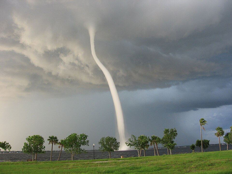 File:Punta Gorda waterspout.jpg