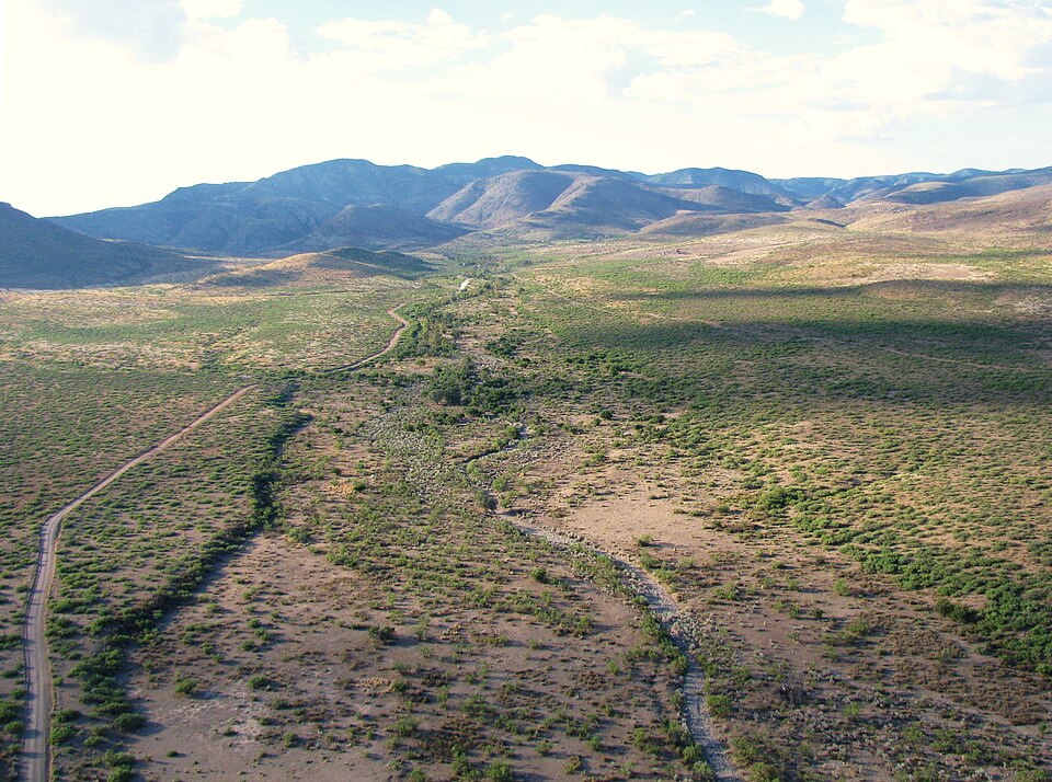 File:Skeleton Canyon.JPG