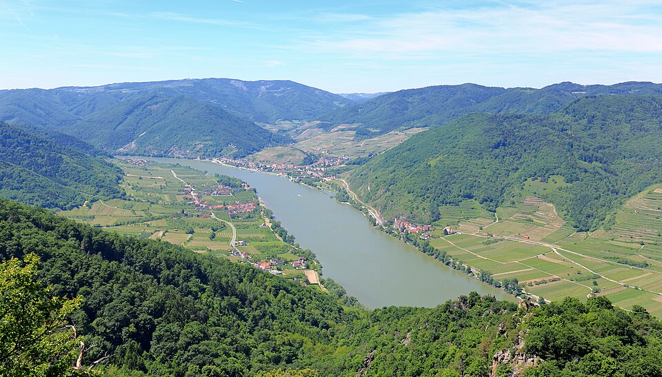 File:Wachau (2).JPG