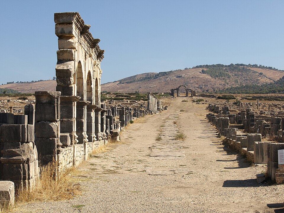 File:Decumanus Maximus.jpg
