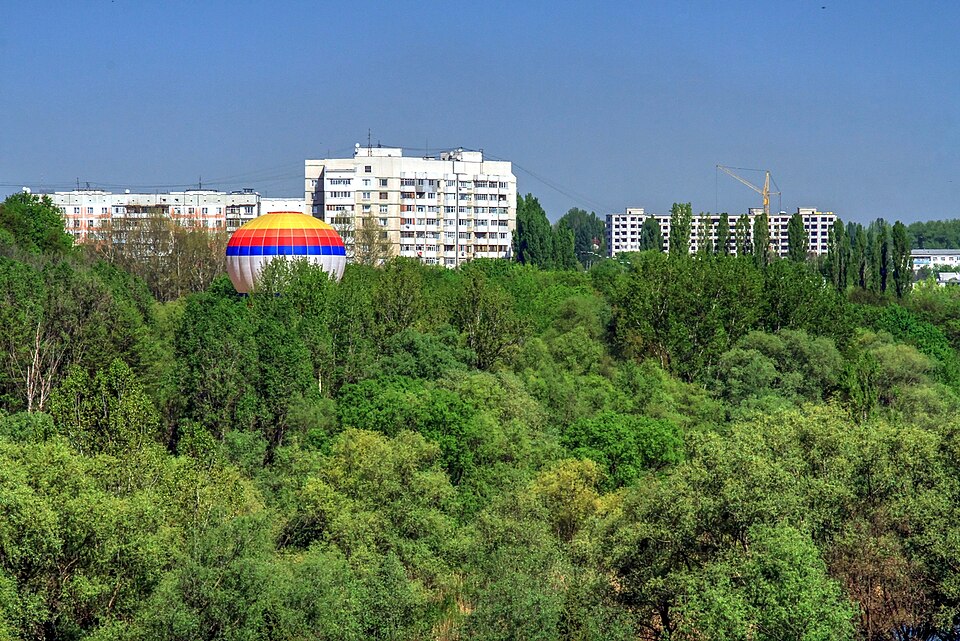 File:Gradina botanica Chisinau (15).jpg