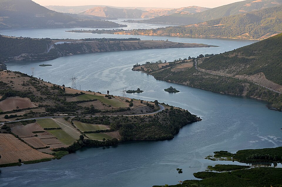 File:Kızılırmak River from Kapıkaya Köyü.jpg