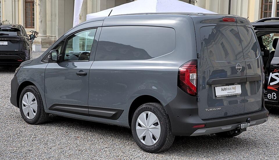 File:Nissan Townstar Automesse Ludwigsburg 2022 1X7A5882.jpg