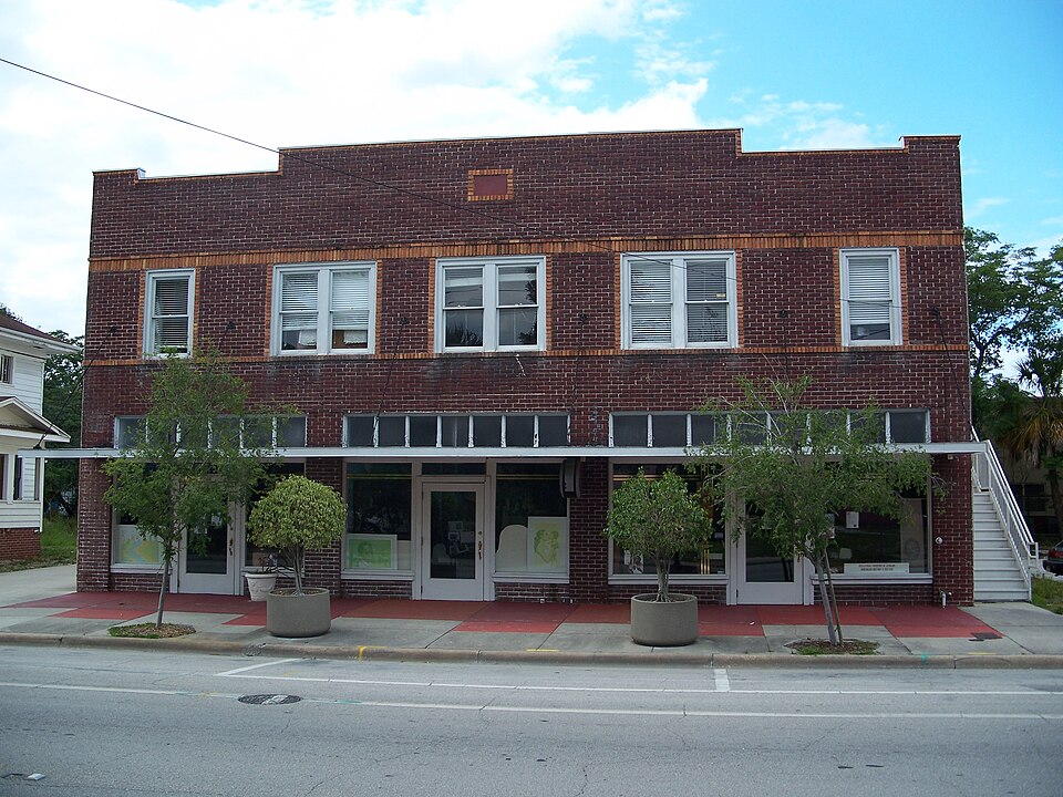 File:Orlando Wellsbuilt Hotel01.jpg