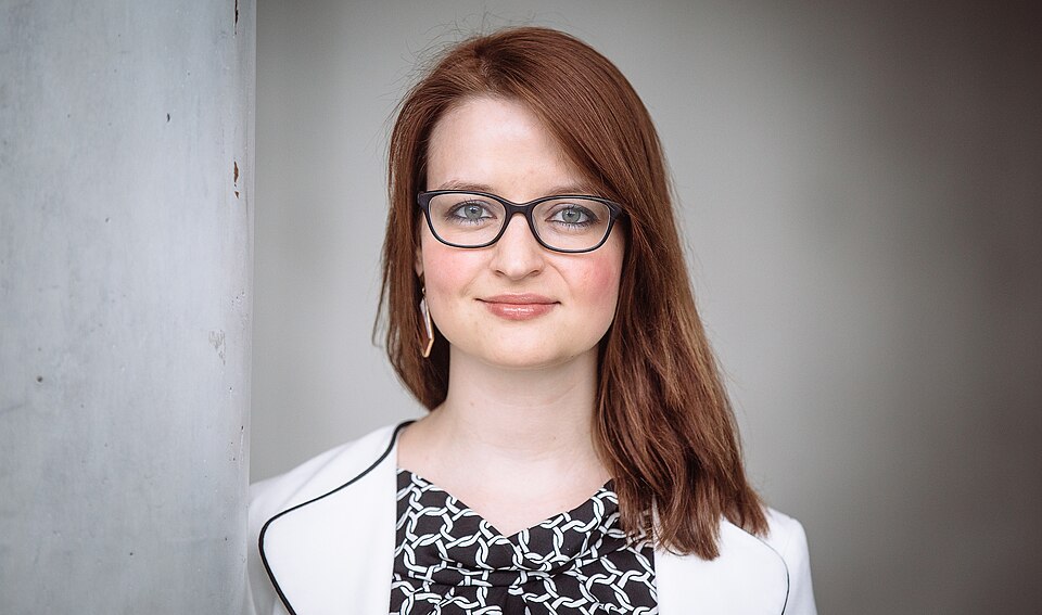 File:Ronja Kemmer MdB 2017.jpg